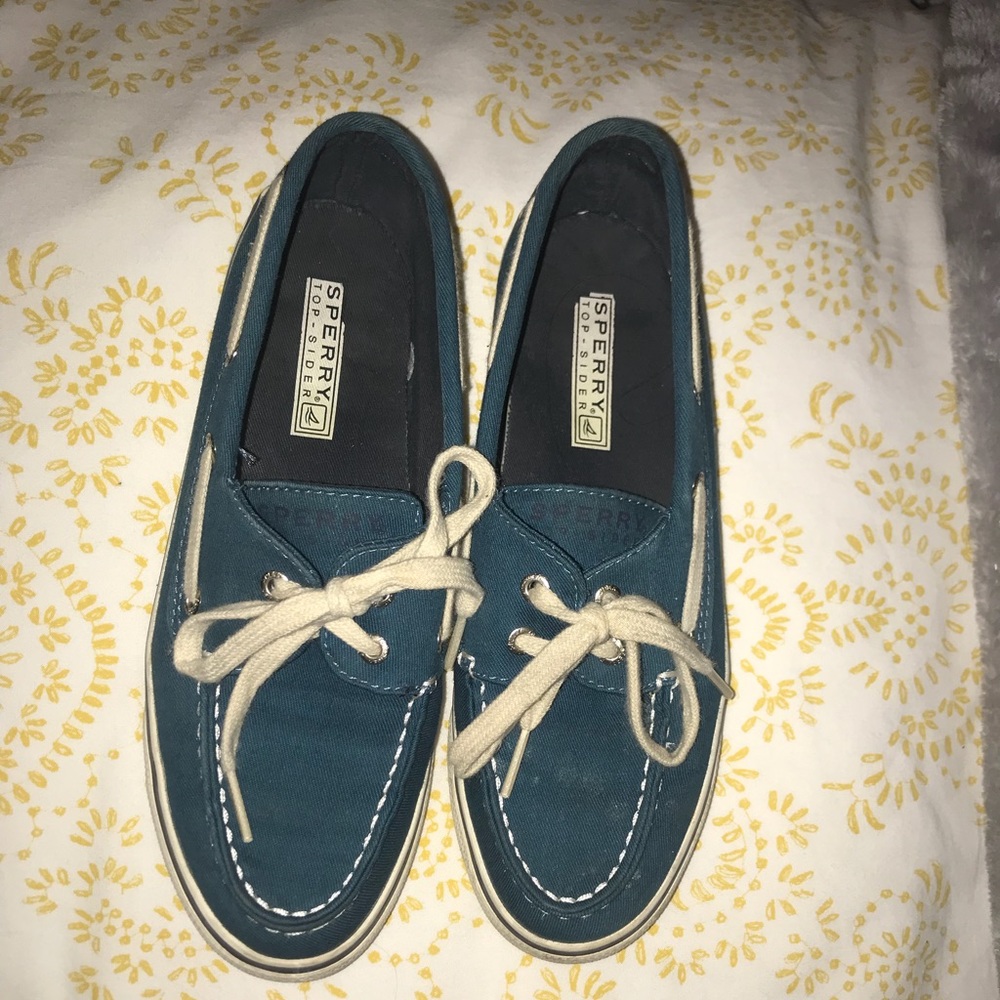 Size 6 Blue Sperry